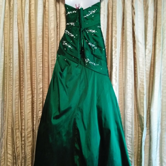 Size 9/10 Mori Lee Emerald Green Prom Dress - Picture 4 of 5